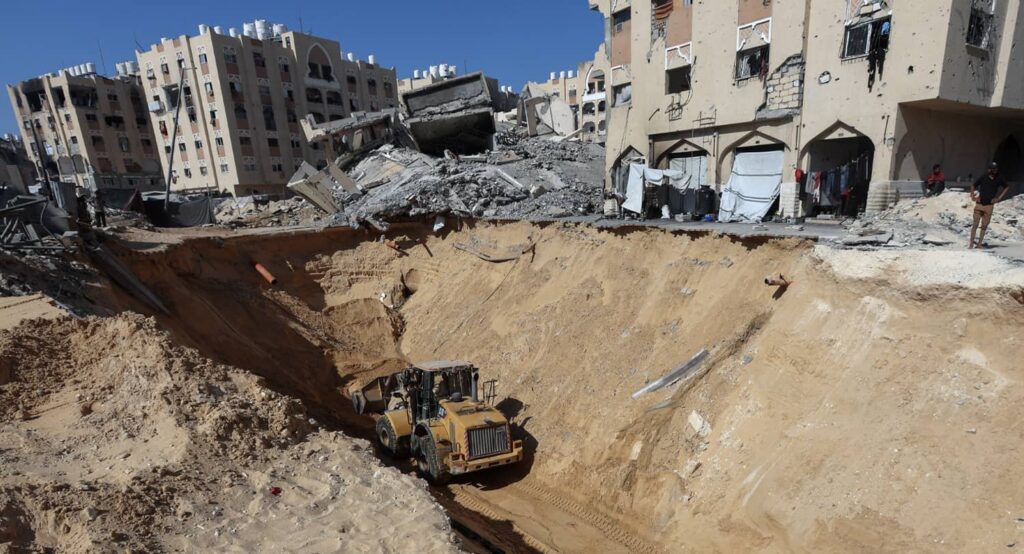 Searches for deceased hostages in Khan Yunis, southern Gaza Strip, October 19, 2025. Photo credit: REUTERS/Ramadan Abed.