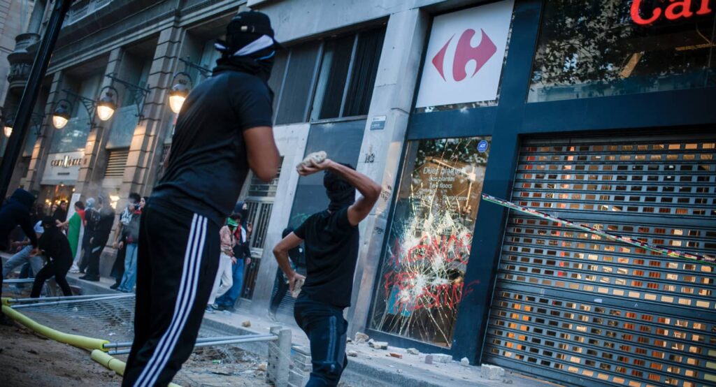 Pro-Palestinian protestors in Barcelona, October 2025. Photo credit: Charlie Pérez via Reuters Connect.